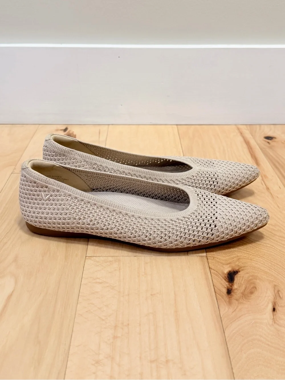 Women's Pointed Knit Ballet Flats in Beige